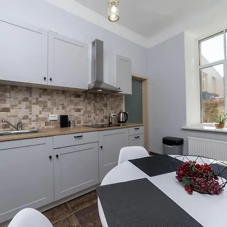 Modern View Apartment *